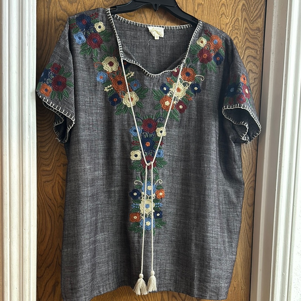 Embroidered Floral Gray Top